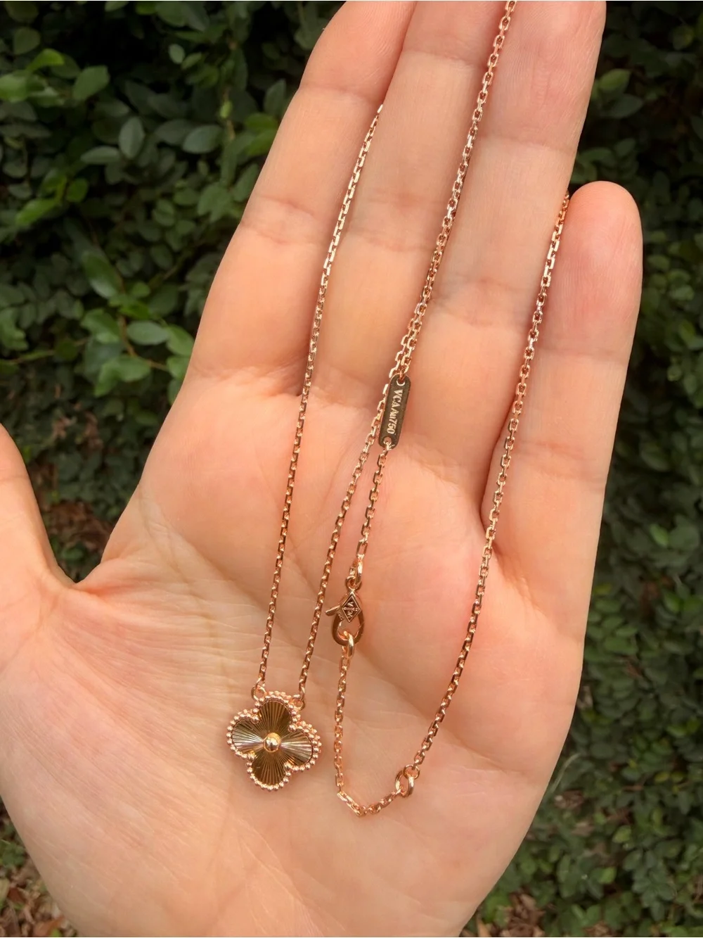 Rose Gold Floral Clover Pendant Necklace Brand New - Picture 2 of 4